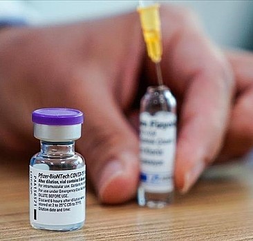 FDA'nın BioNTech'e verdiği 'tam onay' aşının tartışmasız kullanılabileceğini teyit etti