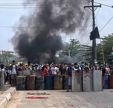 Myanmar'da 'sessiz grev'in ardından darbe karşıtı protestolar sürüyor