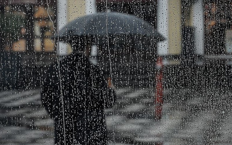 İstanbul Valiliği yarın kentte beklenen fırtına nedeniyle vatandaşlara uyarıda bulundu