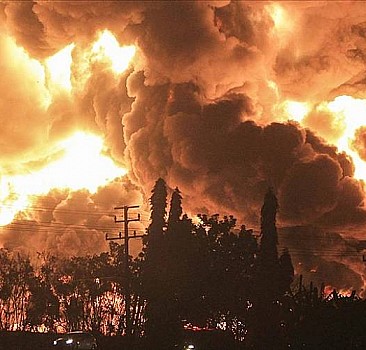 Endonezya'da petrol rafinerisinde patlama