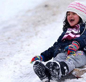 Bingöl'ün Karlıova ilçesinde eğitime kar engeli