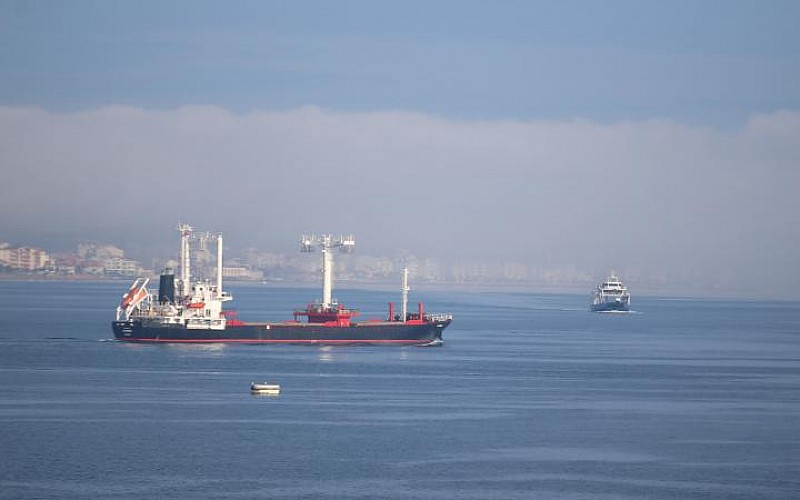 Çanakkale Boğazı'nda yoğun sis: Transit gemilere geçiş yasağı