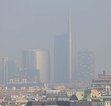 İtalya'nın bazı kentlerinde yüksek hava kirliliğiyle mücadele için önlemler alındı