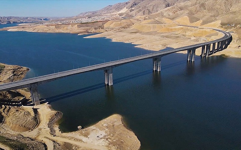 Türkiye'nin en uzun köprüleri arasına girecek Hasankeyf-2 Köprüsü yarın hizmete alınacak