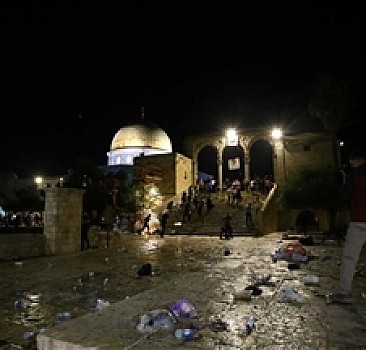Pakistan, İsrail'in Mescid-i Aksa'da ibadet edenlere yönelik saldırısını şiddetle kınadı