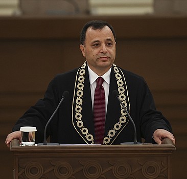 Anayasa Mahkemesi Başkanı yeniden Zühtü Arslan oldu