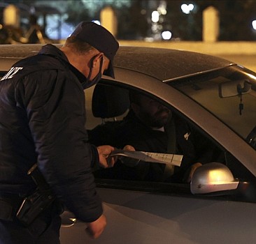 Yunanistan'da Kovid-19 vakalarının artması üzerine tedbirler sıkılaştırıldı