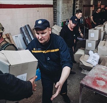 BAE, Ukrayna'ya 50 ton insani yardım gönderdi