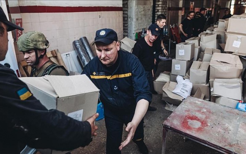 BAE, Ukrayna'ya 50 ton insani yardım gönderdi