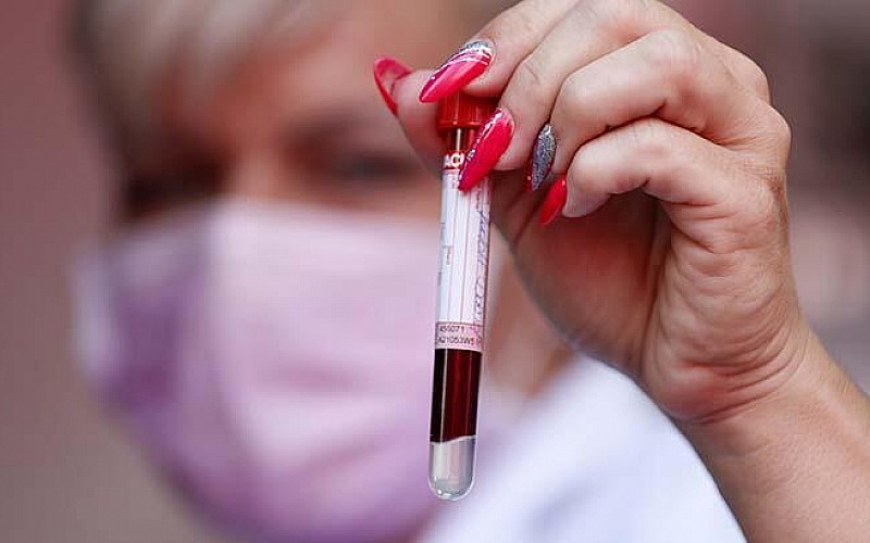 Macaristan'da sağlık çalışanlarına aşı zorunluluğu getirildi