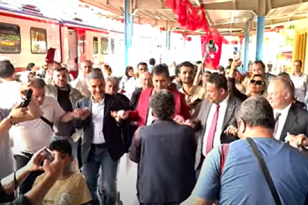 "Turistik Diyarbakır Ekspresi" coşkuyla karşılandı