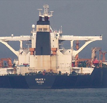 Yunanistan İran'ın petrol tankerini bıraktı