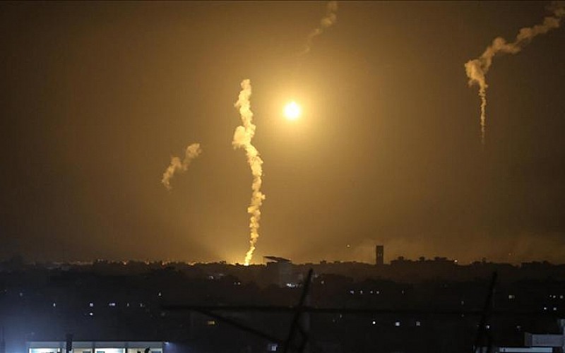 İsrail'in Gazze Şeridi'ne gece boyu düzenlediği saldırılarda en az 10 kişi öldü, 20 kişi yaralandı