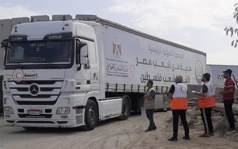 "İnsani ara"nın sona ermesiyle Gazze Şeridi'ne yardım tırlarının girişi durdu