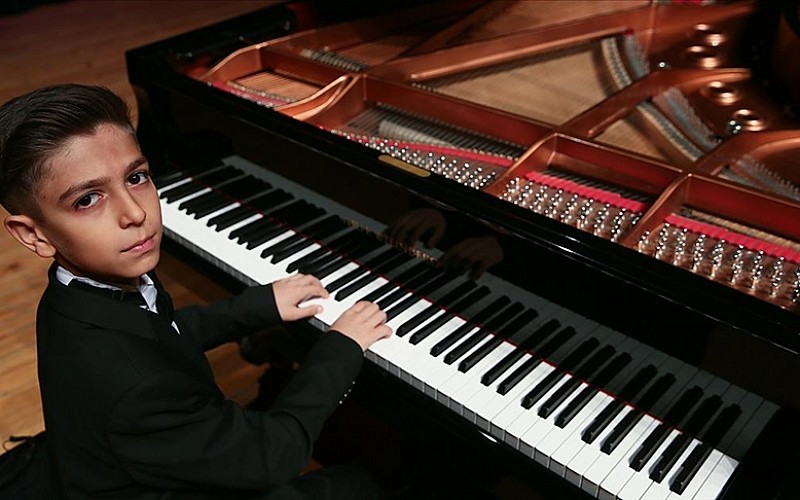 Piyanonun 11 yaşındaki Türk yeteneğinden birincilik