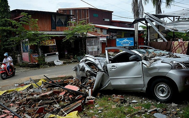 Endonezya'daki depremde ölenlerin sayısı yükseliyor