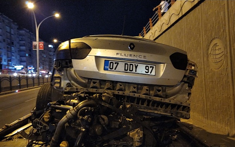 Diyarbakır'da makas atan otomobil kazaya neden oldu: 2 ölü, 5 yaralı