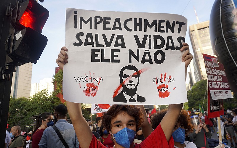 Brezilya'da binlerce kişi Devlet Başkanı Bolsonaro'yu protesto etti