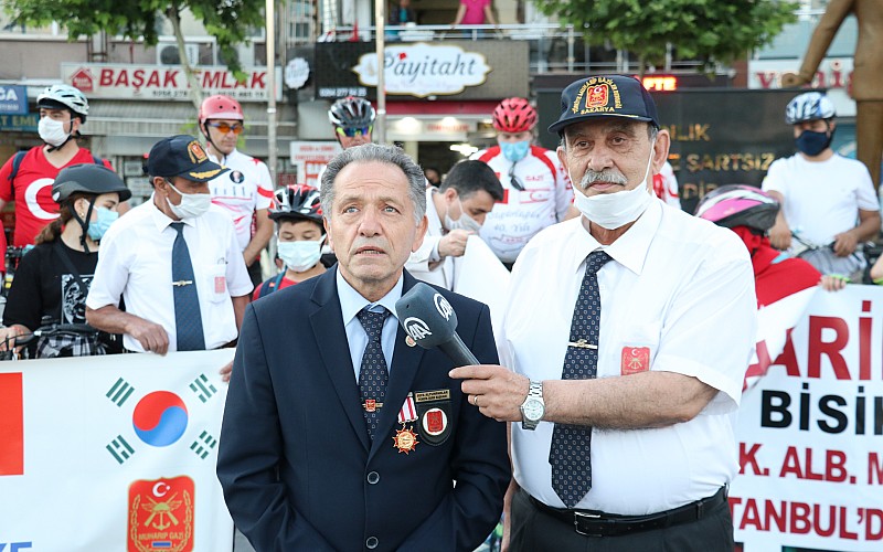 Kıbrıs Gazisi merhum Şükrü Tandoğan'ın anısına düzenlenen bisiklet turu ekibi Sakarya'ya ulaştı