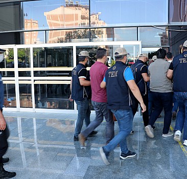 Hatay'da FETÖ operasyonunda yakalanan 16 zanlıdan 3'ü tutuklandı