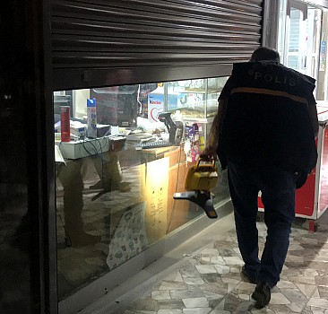 Adana'da silahlı saldırıya uğrayan bir kişi öldü bir kişi yaralandı