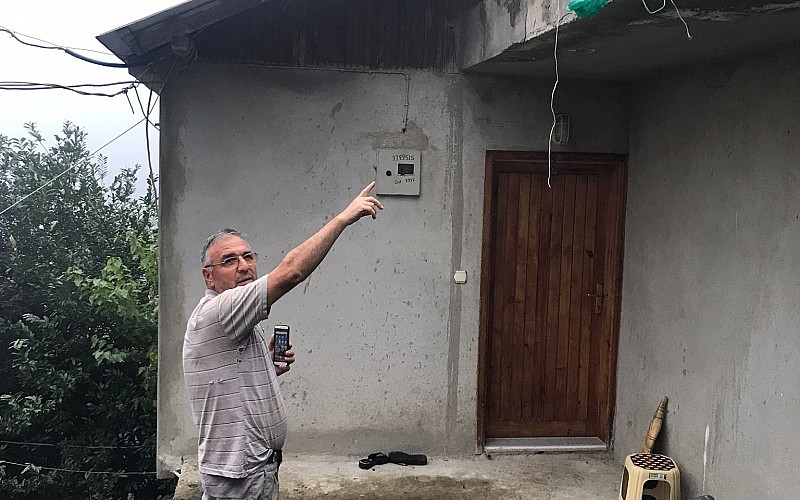 Trabzon'da fındık kurutmaya çalışırken evinin çatısından düşen kişi öldü