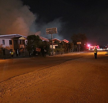 Denizli'de geri dönüşüm fabrikasında çıkan yangın söndürüldü