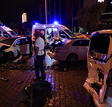 Başkentte zincirleme trafik kazası: 2 kişi yaralandı