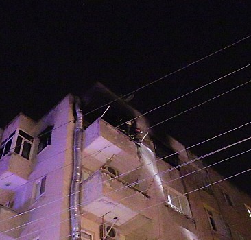 Adana'da yangın çıkan evde mahsur kalan kişi kurtarıldı