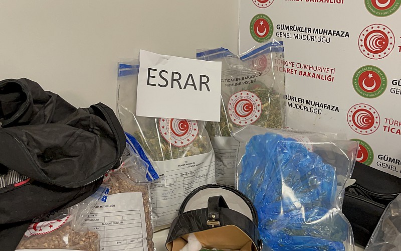 İstanbul Havalimanı'ndaki uyuşturucu operasyonlarında yakalanan 7 şüpheli tutuklandı