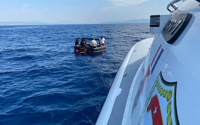 Aydın'da Türk kara sularına itilen 60 düzensiz göçmen kurtarıldı
