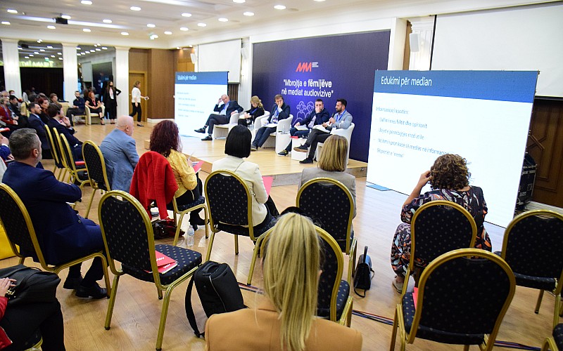 Arnavutluk'ta "Görsel-İşitsel Medyalarda Çocukların Korunması" konferansı düzenlendi