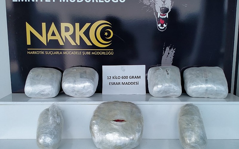Adana'da 2 tırda 12 kilo 600 gram esrar bulundu