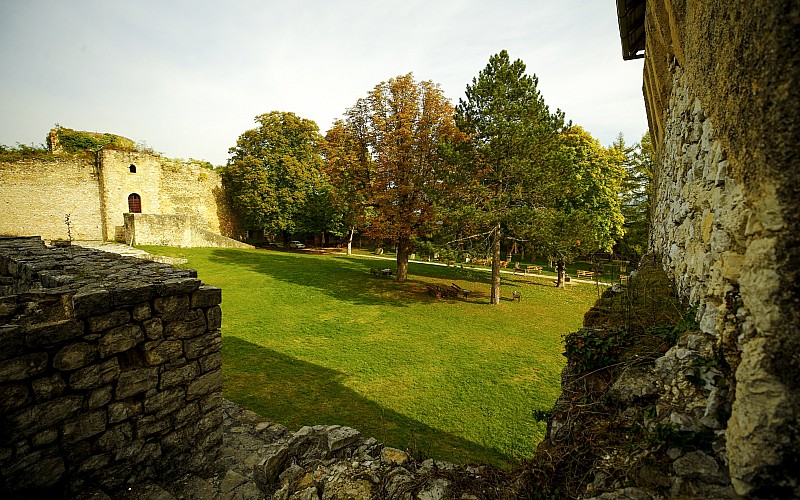 Bosna Hersek'te pek çok dönemin izlerini taşıyan Osmanlı kalesi: Ostrozac
