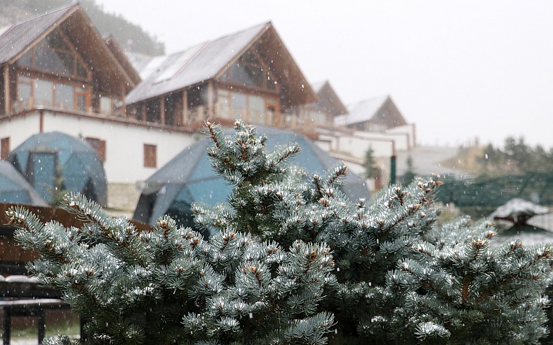 Erzurum ve Kars'ta kar yağışı etkili oldu, Palandöken beyaza büründü