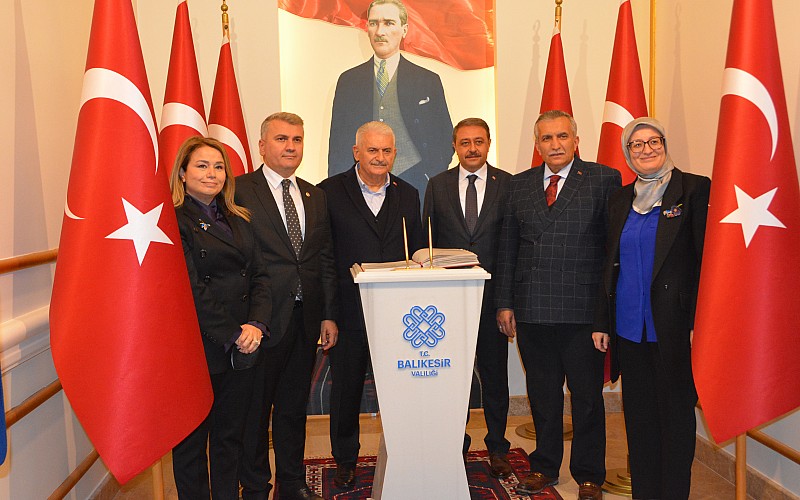 AK Parti Genel Başkanvekili Yıldırım Balıkesir'de açılış törenine katıldı: