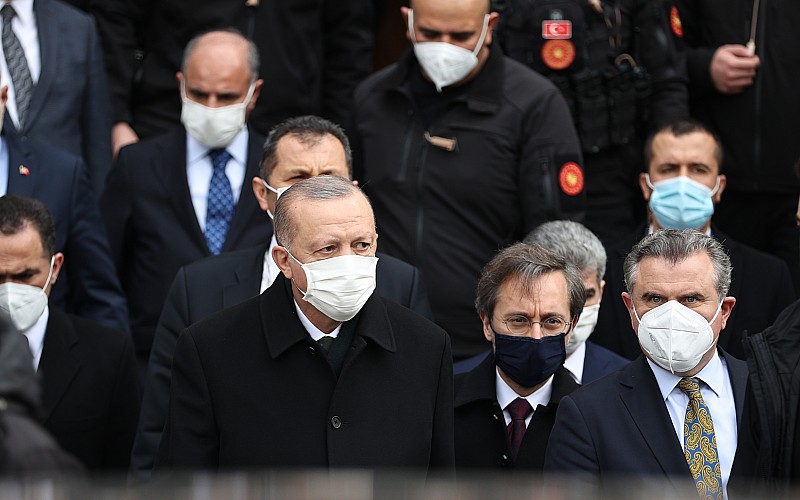 Cumhurbaşkanı Erdoğan, cuma namazını Dolmabahçe Bezm-i Alem Valide Sultan Camisi'nde kıldı