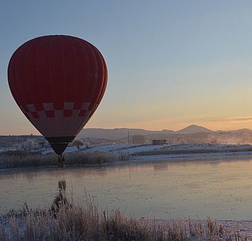Frig Vadisi'nde sıfırın altında 16 derecede balon uçuşu
