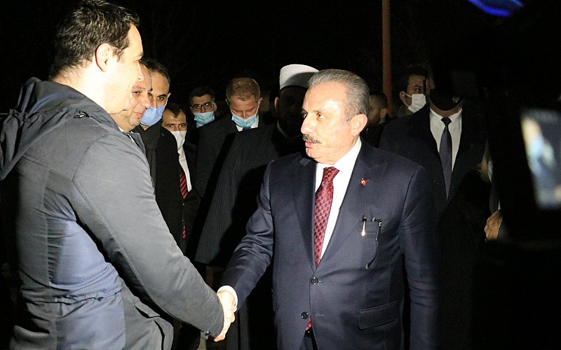 Şentop, Karadağ'da Mehmet Fatih Medresesini ziyaret etti