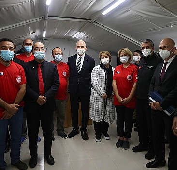 Arakanlı Müslümanların yaşadığı kamptaki yangın sonrası yenilenen Türk Sahra Hastanesi açıldı