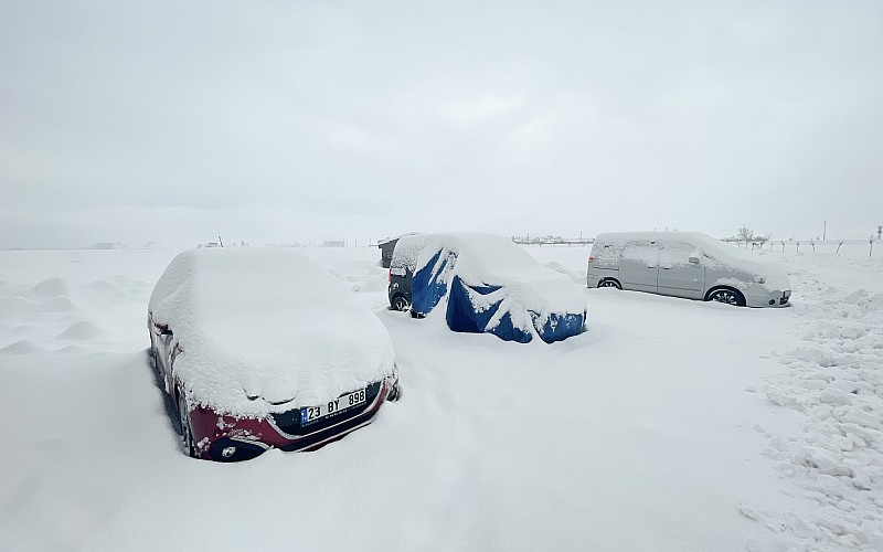 Tunceli'nin Ovacık ilçesinde kar kalınlığı 80 santimetreye ulaştı