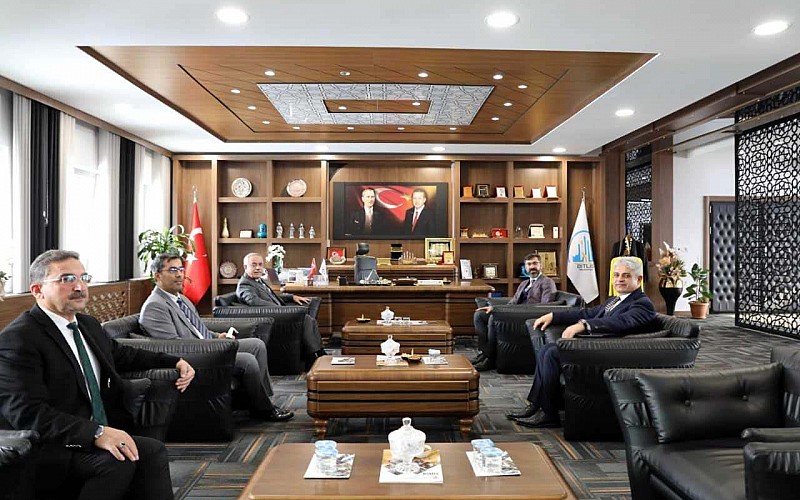 Tarım ve Orman Bakan Yardımcısı Tunç, Bitlis Valisi Çağatay'ı ziyaret etti
