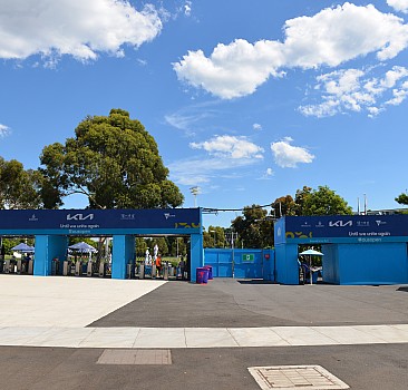 Avustralya Açık Tenis Turnuvası'nda salgın tedbirleri kapsamında biletlerin yalnızca yarısı satılacak