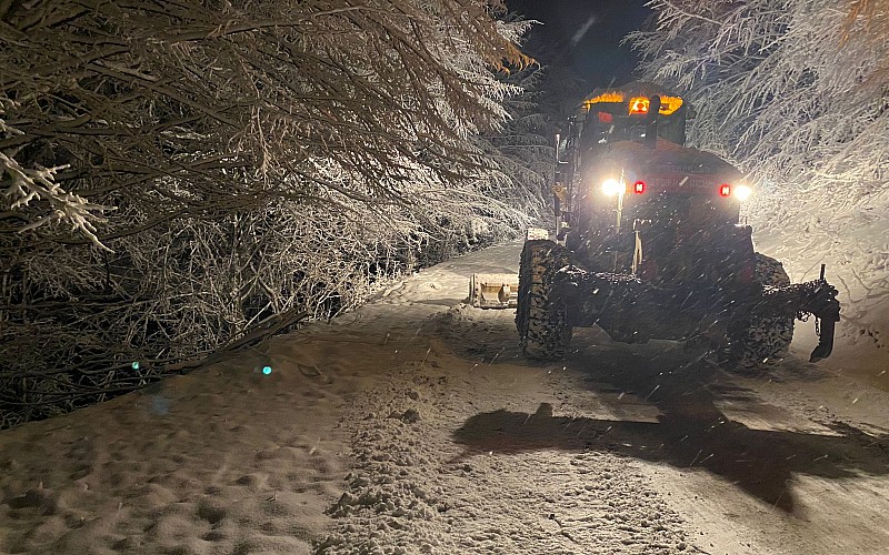 Düzce ve Bolu'da kar nedeniyle 149 köy yolu ulaşıma kapandı