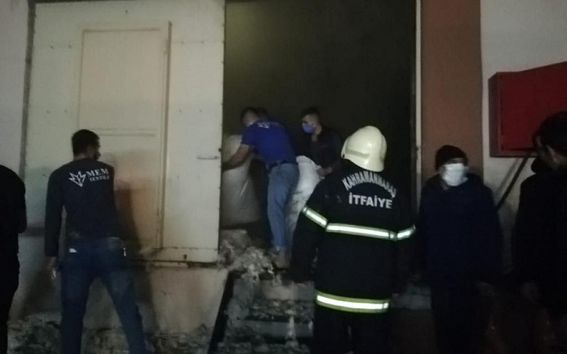 Kahramanmaraş'ta tekstil fabrikasında çıkan yangın söndürüldü