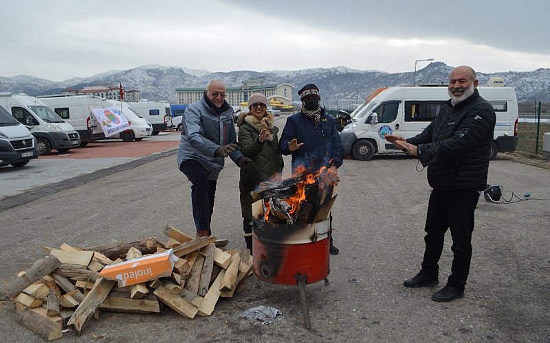 Afyonkarahisar'daki KaravanFest'in kamp "ateşi" yakıldı