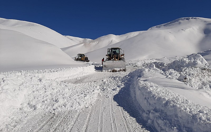 Doğu'da 4 ilde kar nedeniyle 336 yerleşim yerinin yolu kapandı
