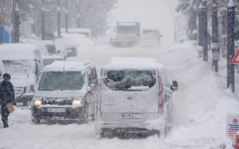 Orta ve Doğu Karadeniz'de soğuk hava ve kar etkili oluyor