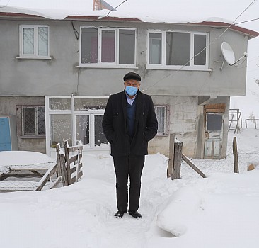 Karlı yolları aşan sağlıkçılar yaylada Kovid-19 aşısı yapıyor
