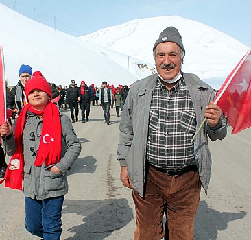 Kop Dağı'nda "Şehitlere Saygı Yürüyüşü" yapıldı
